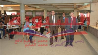 نائب رئيس جامعة أسيوط يتفقد سير الامتحانات داخل لجان عدد من الكليات