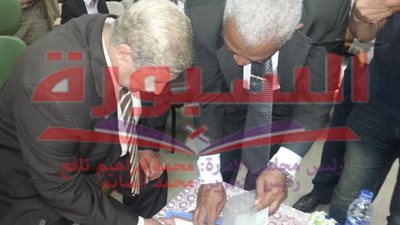 محافظ الإسماعيلية يعتمد نتيجة الاعدادية بنسبة 75.8 %