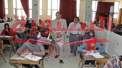 رئيس جامعة المنوفية يتفقد لجان الامتحانات 