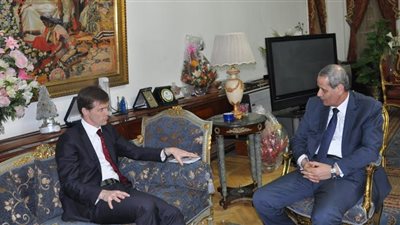 بالصور| الهلالى يبحث مع سفير بريطانيا تحديث المؤشرات الخاصة بالوزارة