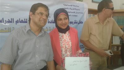 بالصور |  تعليم الإسماعيلية تكرم أوائل الاعدادية