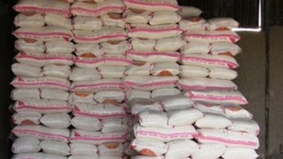 ضبط  أطنان من السكر والأرز في مصنعين بدون ترخيص بالقليوبية