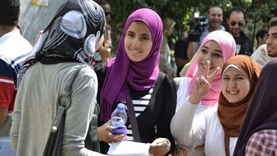 طالبة تؤدى امتحانات الثانوية العامة بالسيدة زينب بعد غياب 10سنوات