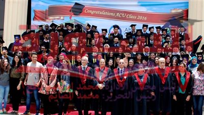 بالصور ... طلاب الأهرام الكندية يحتفلون بتخرجهم فى 