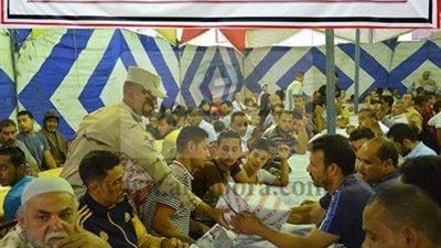القوات المسلحة تشارك بــ6 موائد رمضانية لإفطار الصائمين بالمنوفية 