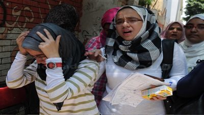 حزن وبكاء لطلاب علمى بسبب صعوبة الفيزياء.. وفرحة وتفاؤل لـ