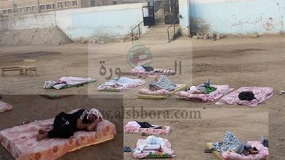 نشطاء: المعلمون فى العراء يتقاضون 200 يوم مكافأة امتحانات.. والموظفون فى الوزارة 900 يوم.. وعامل المطبعة 2055 يوما!!!!