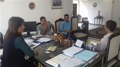 أشرف ضحية التعذيب والتعري في الكويت يزور وزيرة الهجرة لتقديم الشكر علي مساندتها له