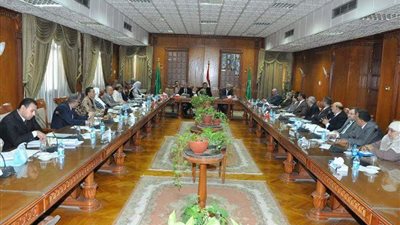 مجلس جامعة المنوفية يعين 14 أستاذاً وأستاذاً مساعداً ويمنح 73 باحثاً درجتى الماجستير والدكتوراه 