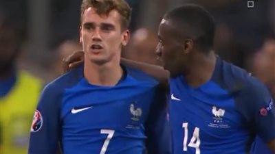 فيديو| فوز صعب لفرنسا فى