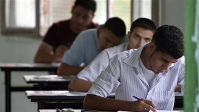 طلاب الثانوية العامة: الكيمياء أصعب من السنوات الماضية 
