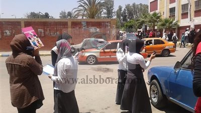 طلاب الثانوية بالإسماعيلية: فرحانين بسهولة امتحانات اليوم ومتخوفين من الجيولوجيا