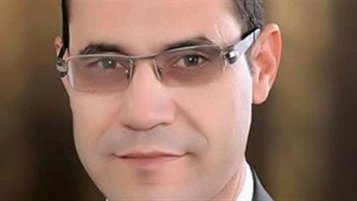 نائب يطالب بالقضاء على دائرة الفساد المحيطة بوزير التعليم