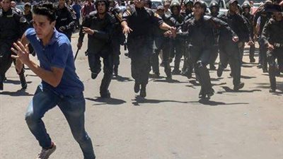  ناصر طالب الثانوية يروي تفاصيل أشهر صورة لمطاردة الأمن له