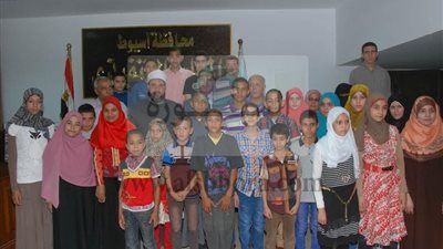 بالصور..أسيوط تحتفل بليلة القدر وتكرم 35 حافظ للقران الكريم