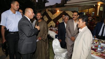 بالصور | محافظ المنوفية ورئيس الجامعة يشاركا أسر الشهداء فى حفل افطار جماعي احتفالا بثورة 30 يونيو