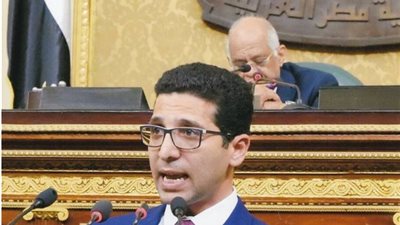 هيثم الحريرى: طلاب يتم قمعهم.. ووزير لايستحق الابقاء عليه