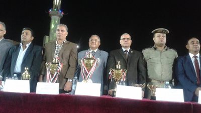  سكرتير عام محافظة المنوفية يسلم كأس نهائي الدورة الرمضانية