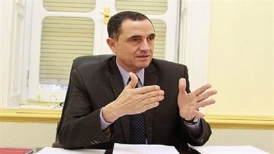 الجيوشى يناقش الاستعدادات لامتحانات الدور الثانى للتعليم الفنى