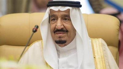 خادم الحرمين يأمر بصرف مكافأة للطلاب السعوديين في مصر