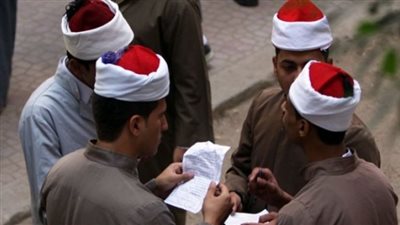 طلاب الثانوية الأزهرية يتوافدون على معهد البعوث للتظلم من نتيجة امتحاناتهم