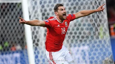 الأهلى يقترب من التعاقد مع مهاجم سوبر