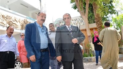 رئيس جامعة أسيوط يتفقد سير امتحانات القدرات لطلبة الفنون الجميلة