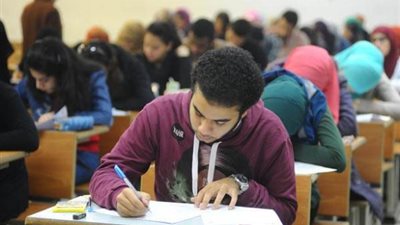 غداً رفع الأرقام السرية عن كراسات إجابات الأوائل.. استعدادا لإعلان النتيجة.. 27 ألف طالب استفادوا من درجات الرأفة.. ومراجعة كشوف 1112 حصلوا علي الحافز الرياضي