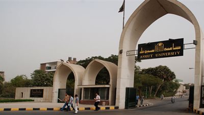  جامعة أسيوط تشارك فى مهرجان دولى شبابى بروسيا.. وتدعو الشعب الروسى لزيارة مصر