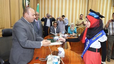  بالصور.. تكريم اوائل الثانوية العامة بالمنوفية 