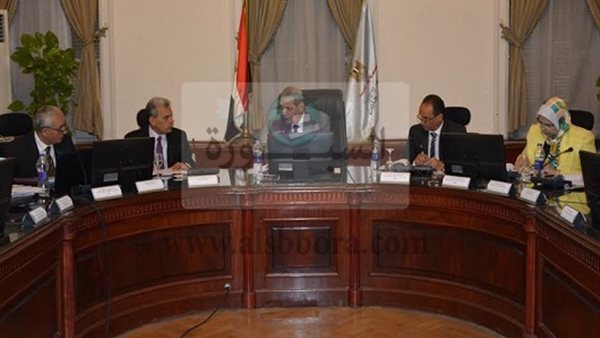 اثناء اجتماع المجلس