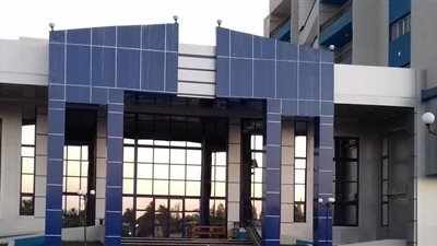 ئيس جامعة جنوب الوادي: بدء العمل بمبنى العيادات الخارجية بالمستشفى الجامعي 