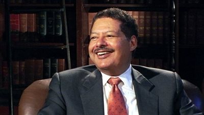 مفاجأة صادمة: مذيعة تفضح علاقة زويل بإسرائيل بالفيديو والوثائق 