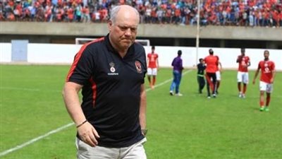 جماهير الاهلى تطالب بإقالة 