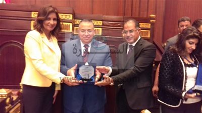 شباب المصريين بفرنسا يزورون مجلس النواب