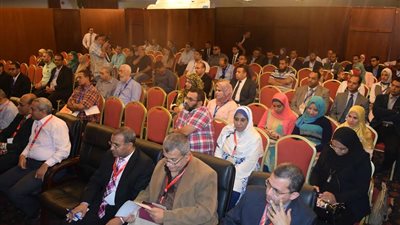 بالصور..  افتتاح جلسات المؤتمر السنوي الأول لقسم طب المناطق الحارة والجهاز الهضمي بمستشفى قنا الجامعي