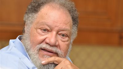 الفنان يحيي الفخرانى في رحاب جامعة عين شمس