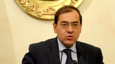 نكشف رواتب موظفى البترول.. العامل يتقاضى من 11 لـ 18 ألف جنيه.. ولا عزاء للمعلمين واساتذة الجامعات