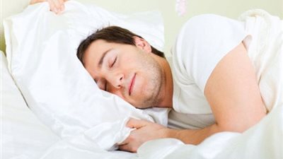 بالصور ..كيف تنام بهدوء في دقيقة واحدة