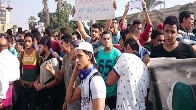 طلاب الثانوية بقنا للهلالى: 