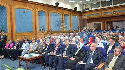 الهلالى يؤكد على الالتزام بتحية العلم وترديد النشيد الوطنى فى طابور الصباح