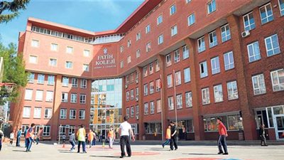 وزارة التعليم التركية تجبر طلابها على تجسيد انقلاب يوليو