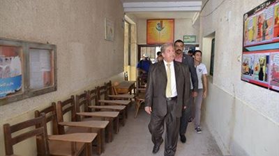 محافظ الإسماعيلية يبقي على مديرية مدرسة بعد اقالتها