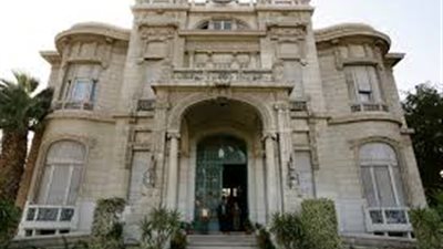 جامعة عين شمس تدشن العمل بنظامي الأرشيف والدراسات العليا  