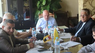 المهن التعليمية : مناقشة قانون النقابة في الاجتماع المقبل.. وشركة متخصصة لإدارة مستشفى المعلمين بالجزيرة