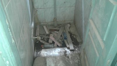 روائح كريهة تنبعث من دورات مياه المدارس