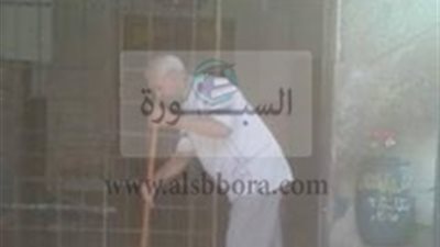 دي مش صورة عامل في مدرسة.. دي صورة مدير مدرسة.. تحية وتقدير للمعلمين