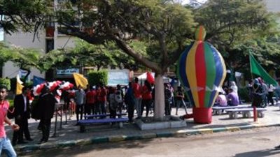 الشيحي يصل جامعة عين شمس واتحاد الطلبة يستقبله بالأعلام  