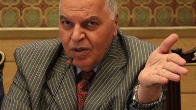 نقيب المعلمين: لن نقبل المساس بكرامة المعلم.. ونطالب المسئولين بإعطاء حقوق المعلمين المادية 