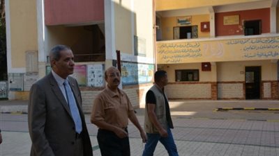 فى ثالث أيام الدراسة| غياب تلاميذ مدرستين بسوهاج بسبب اشتباكات بين عائلتين.. وتظاهر طلاب بالبحيرة لإغلاق مراكز الدروس الخصوصية 